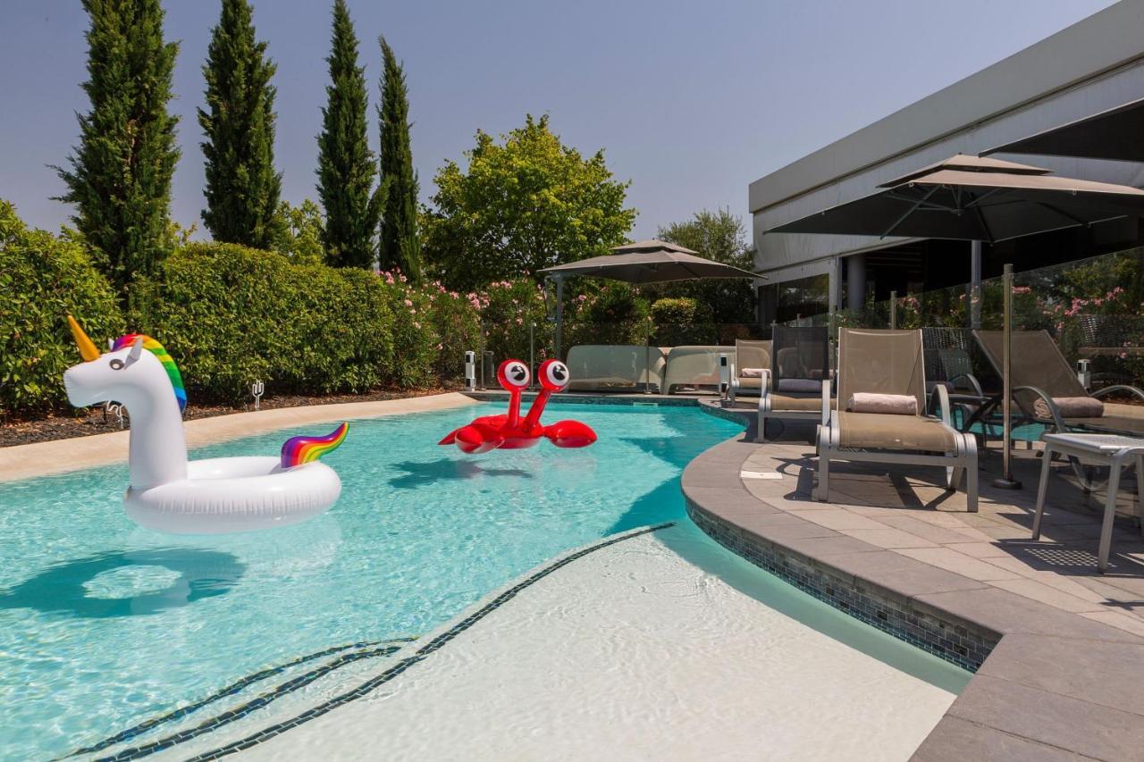Courtyard By Marriott Toulouse Airport Hotel Exterior foto