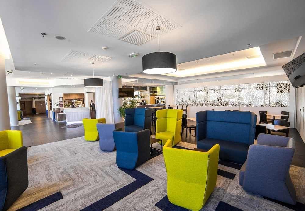 Courtyard By Marriott Toulouse Airport Hotel Exterior foto
