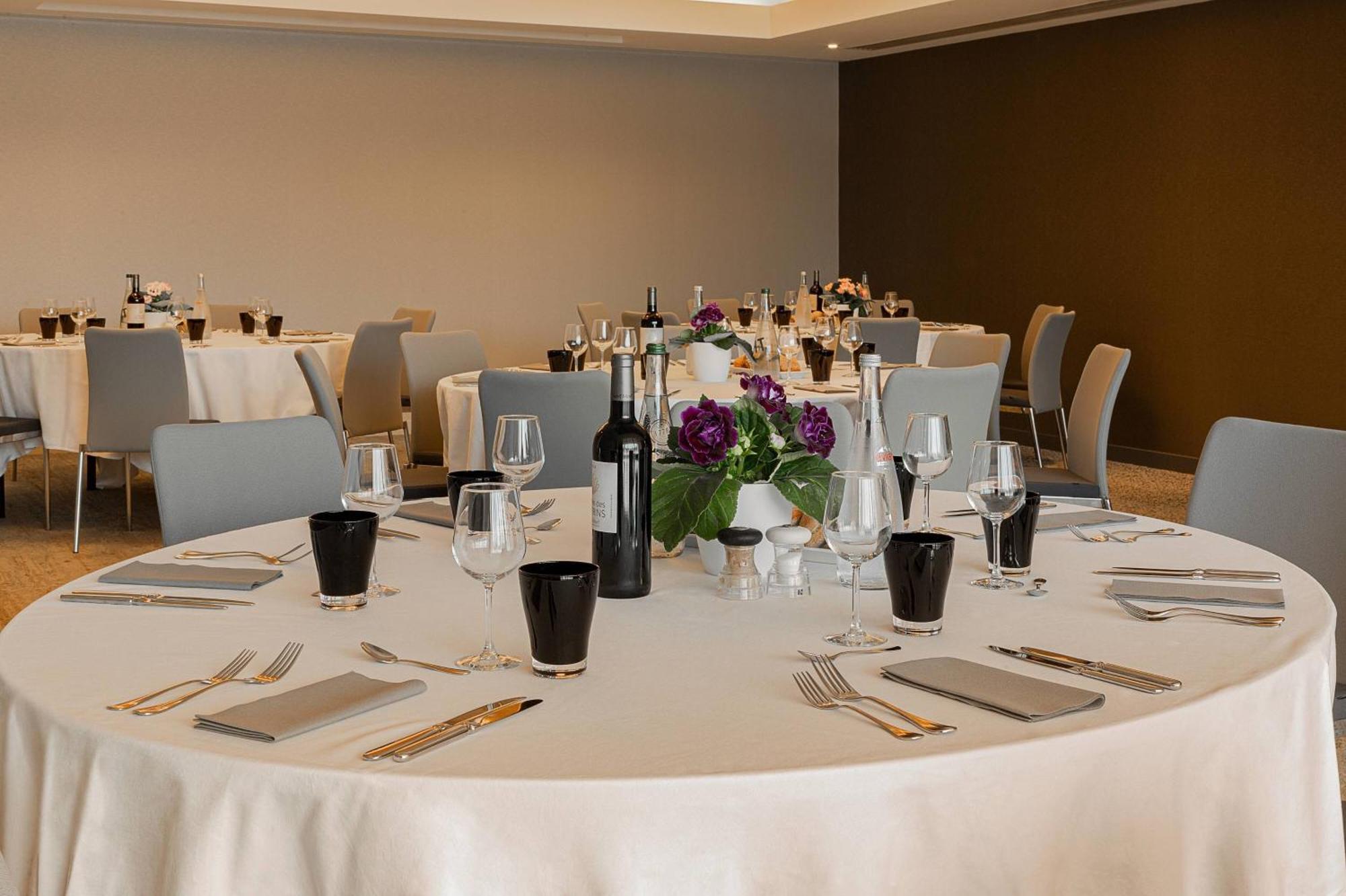 Courtyard By Marriott Toulouse Airport Hotel Exterior foto