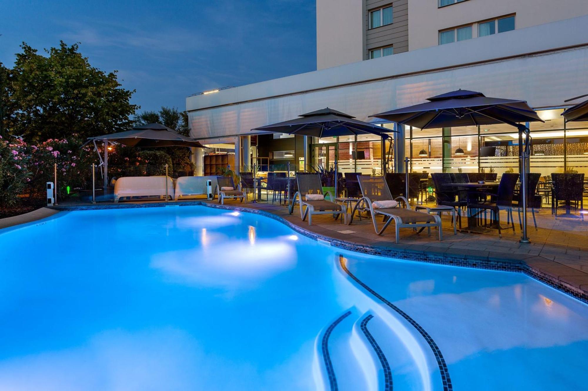 Courtyard By Marriott Toulouse Airport Hotel Exterior foto