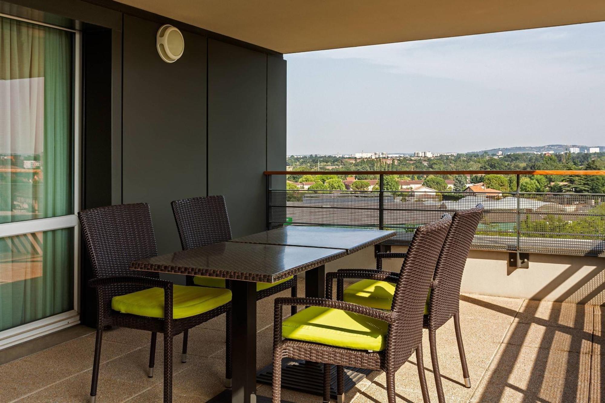 Courtyard By Marriott Toulouse Airport Hotel Exterior foto