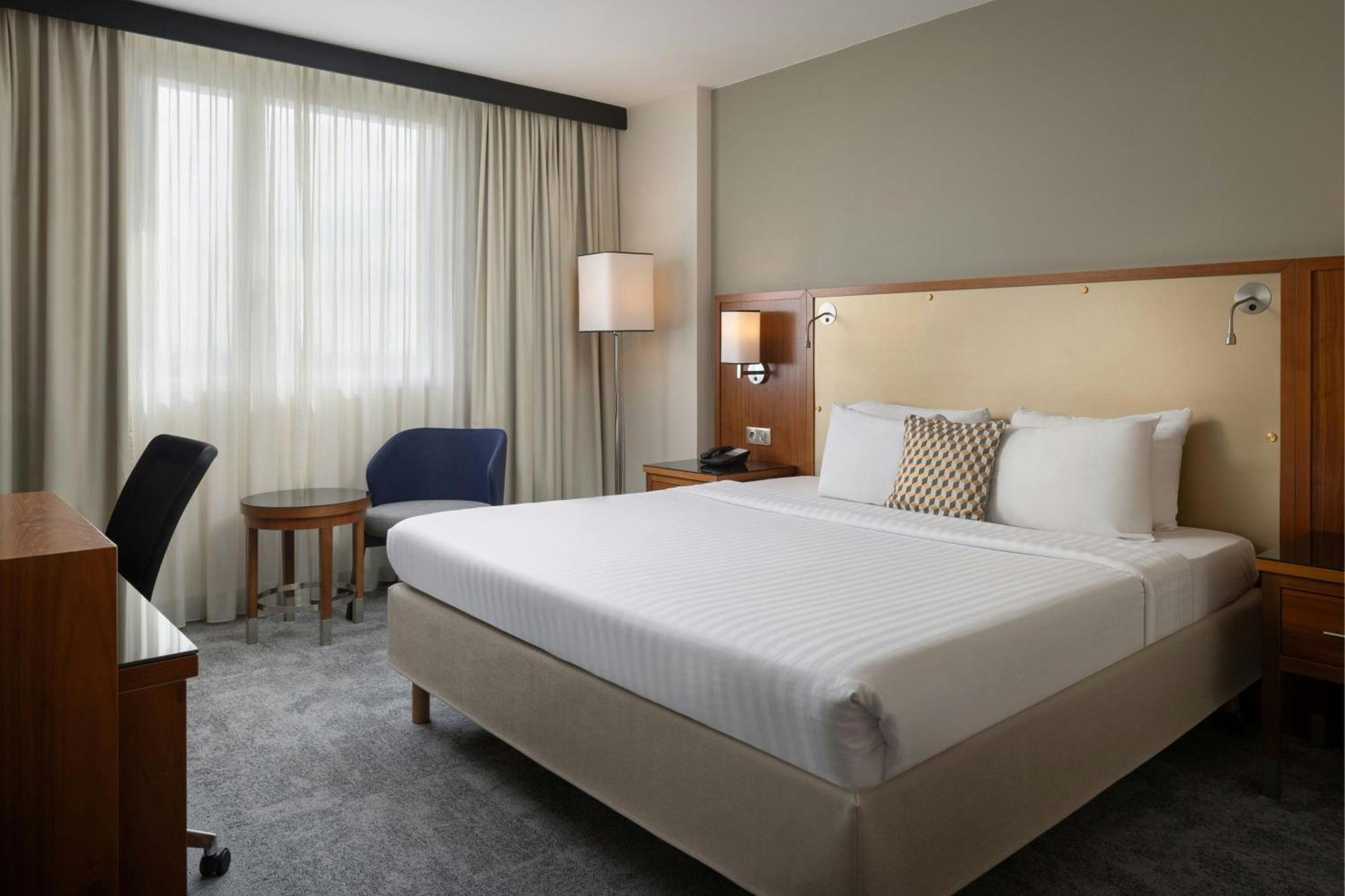 Courtyard By Marriott Toulouse Airport Hotel Exterior foto