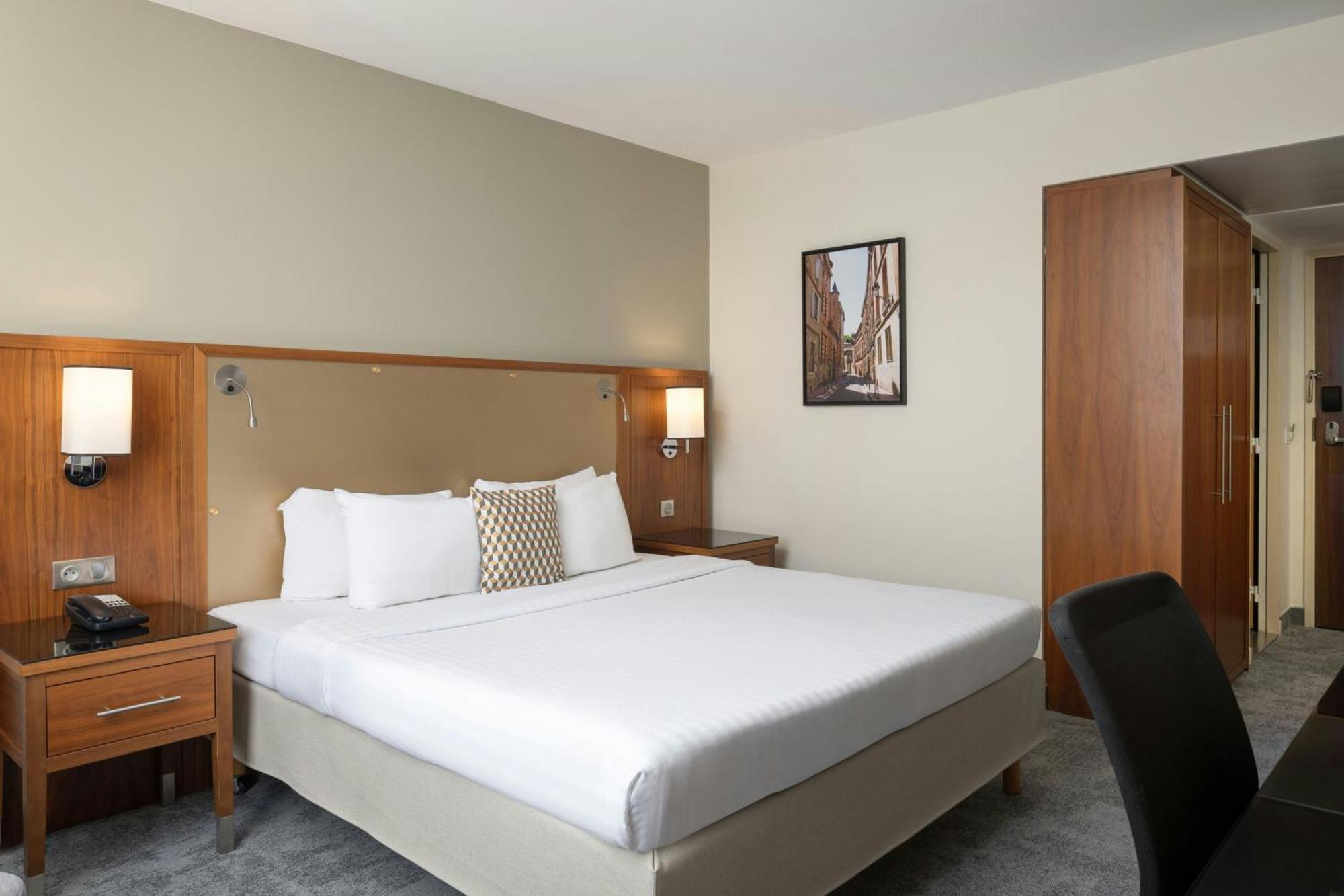 Courtyard By Marriott Toulouse Airport Hotel Exterior foto