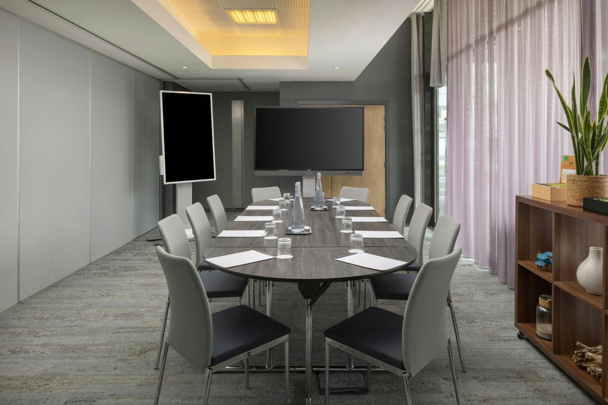 Courtyard By Marriott Toulouse Airport Hotel Exterior foto