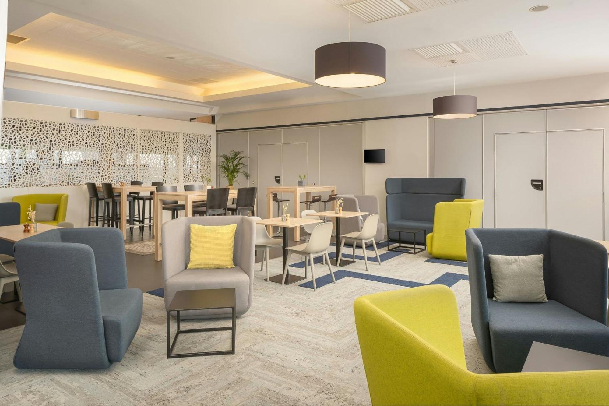 Courtyard By Marriott Toulouse Airport Hotel Exterior foto