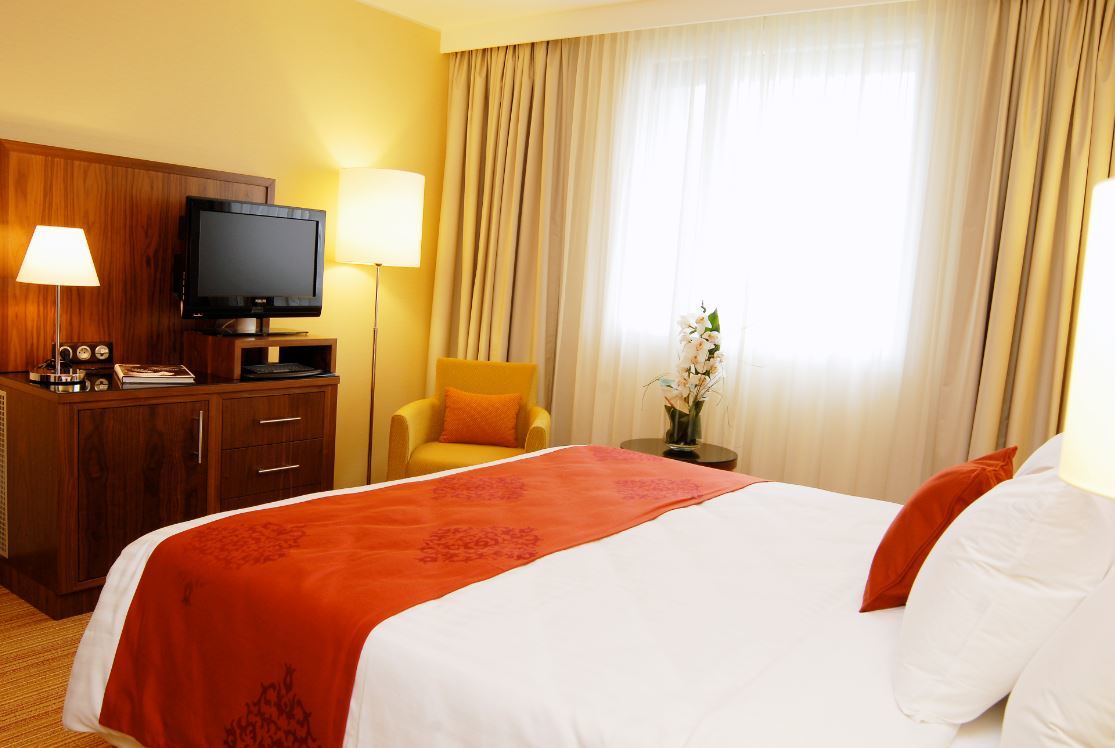 Courtyard By Marriott Toulouse Airport Hotel Quarto foto